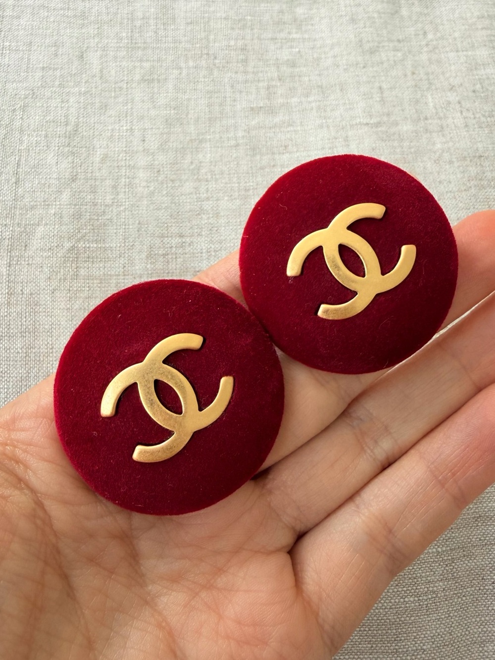 ❤️‍🔥Vintage CHANEL Round Velvet Logo Earrings in Red and Gold❤️